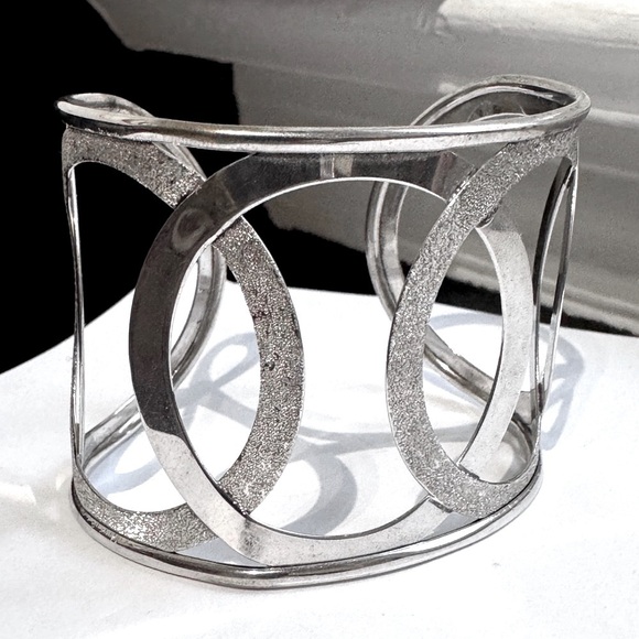 ✨Beautiful Edgy Cool Vintage Brushed and Polished Silver Sparkling Cuff Bracelet - Picture 1 of 16